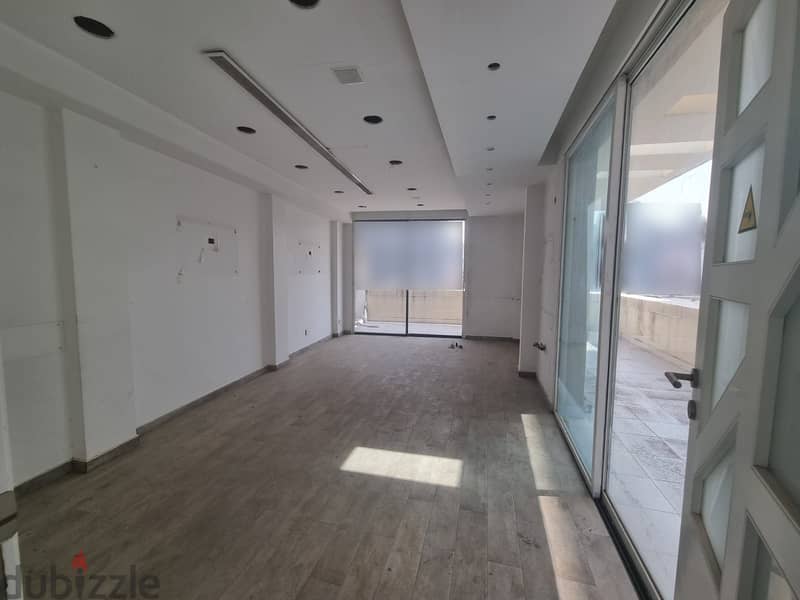 High-End Office In Downtown Prime (100Sq) Panoramic View (BTR-144) 2