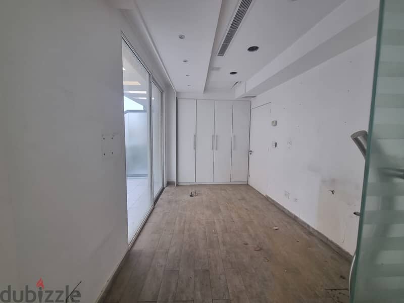 High-End Office In Downtown Prime (100Sq) Panoramic View (BTR-144) 3