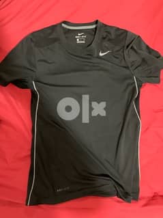 NIKE dri-fit authentic black t shirt Size S (slim fit)