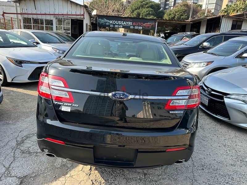Ford  toures 2018 like new very clean new tires 8