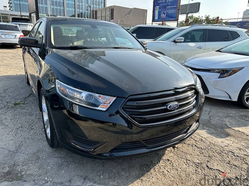Ford  toures 2018 like new very clean new tires 18
