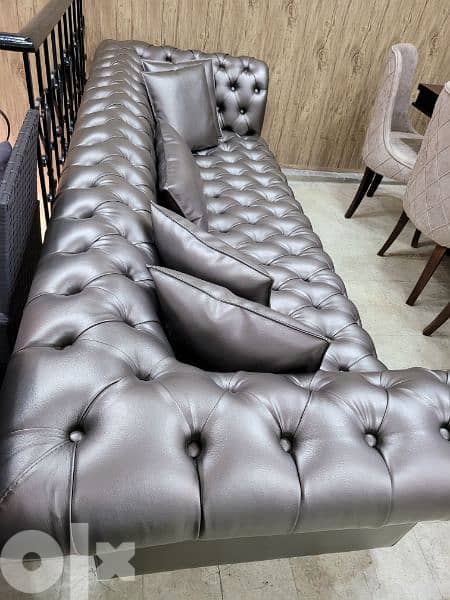 Chesterfield Leather 2