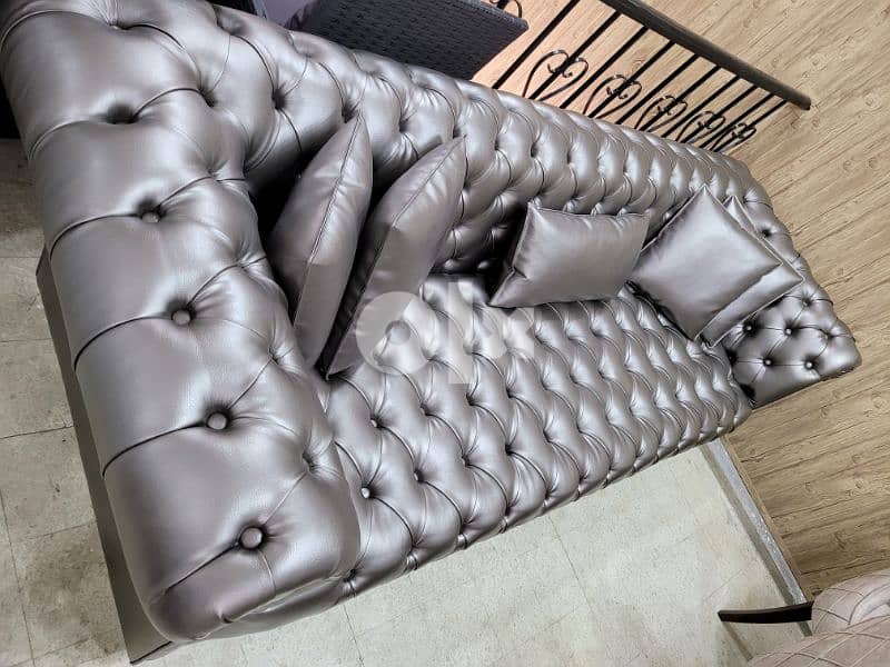 Chesterfield Leather 3