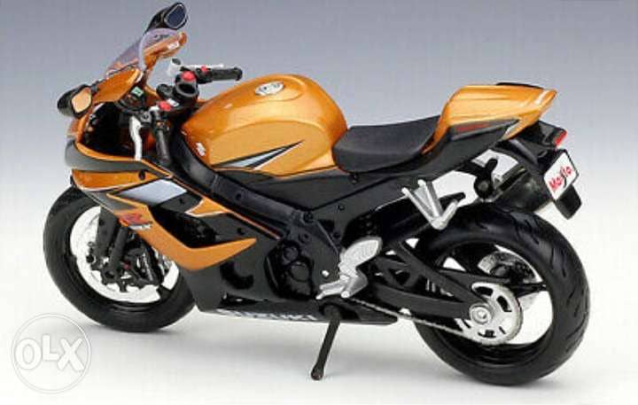 Suzuki GSX-R1000 diecast motorcycle model 1:12. 1