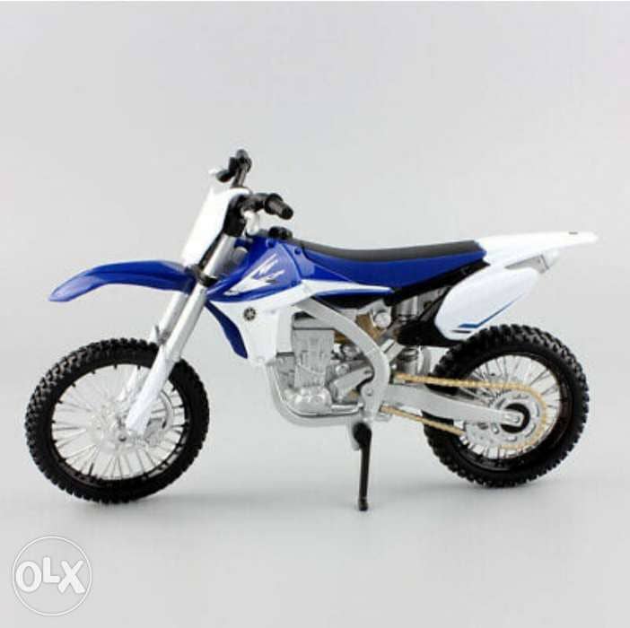 Yamaha YZ450F diecast motorcycle model 1:12. 1