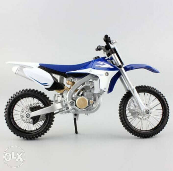 Yamaha YZ450F diecast motorcycle model 1:12. 3