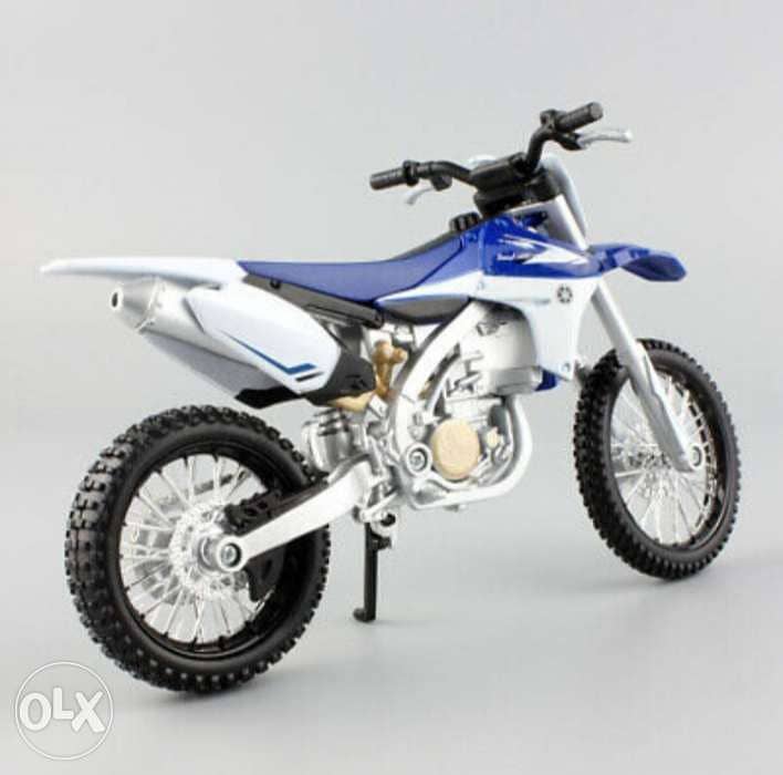 Yamaha YZ450F diecast motorcycle model 1:12. 4