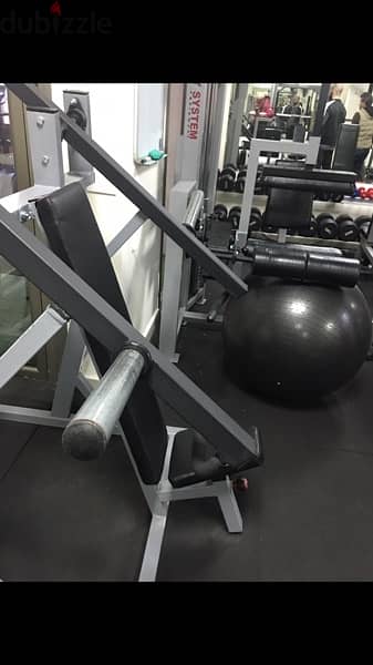 lat pull down & hummer chest like new used 2 months 70/443573 RODGE 5