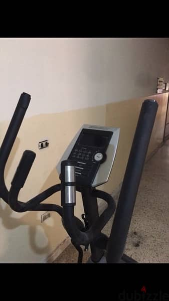 spirit elliptical for home and gym used like new 70/443573 RODGE 2