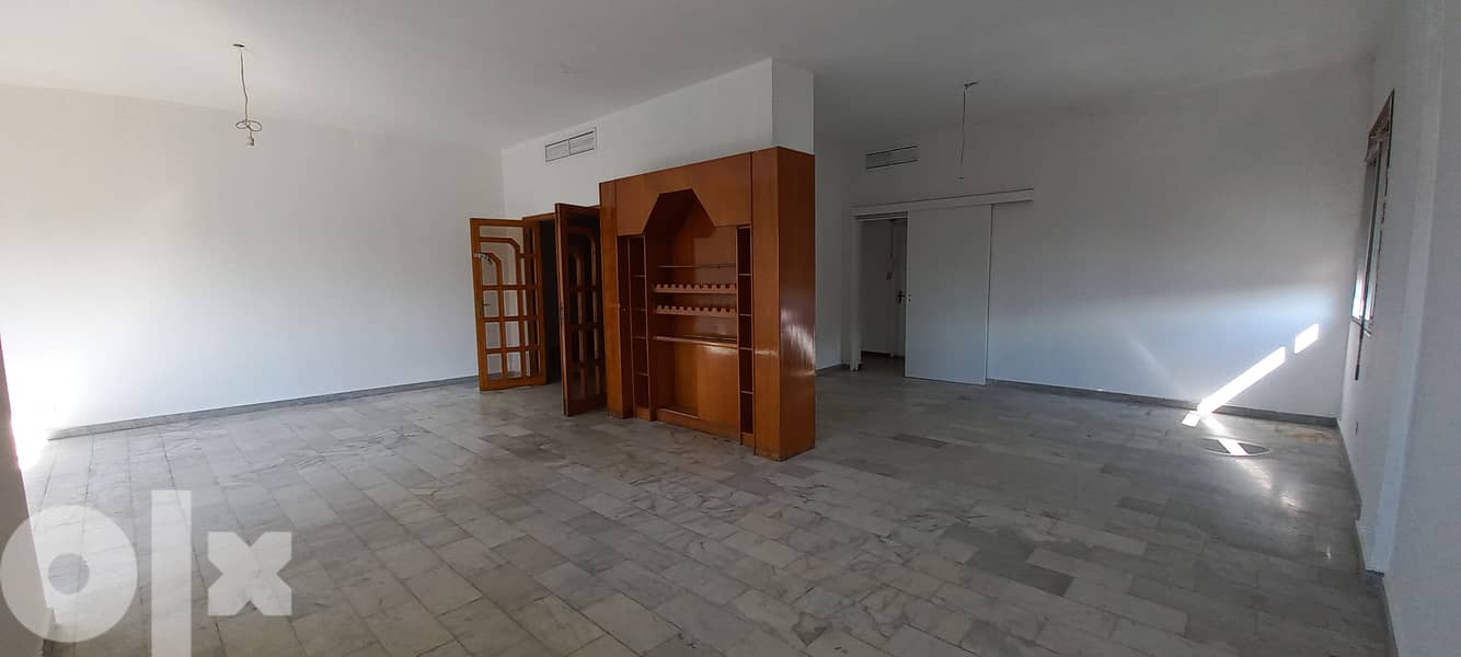 Roof apartment In  Zalka شقة  كبيرة ,وف في الزلقا 6