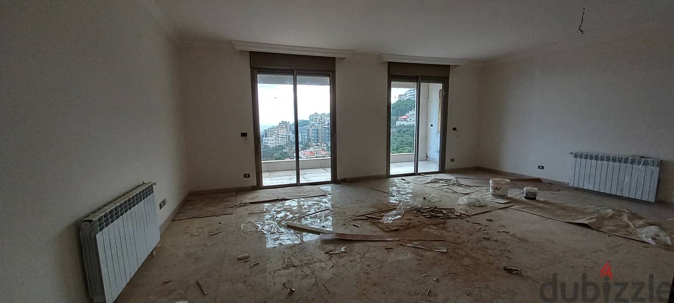 Apartment for Sale in Biakoutمنظر بحرخلاب من بياقوت من بناء حديث 1