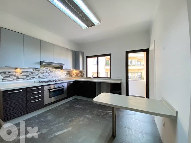 A Spacious 4 bedroom apartment with open views in Achrafieh Syoufi. 7