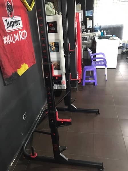 squat rack Domyos like new we have also all sports equipment 2