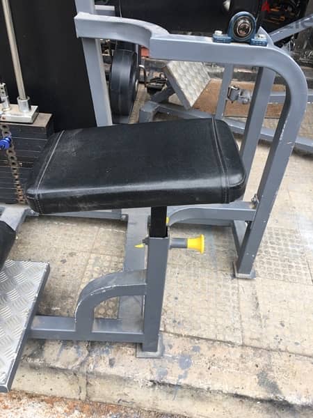 abs machine like new heavy duty we have also all sports equipment 4