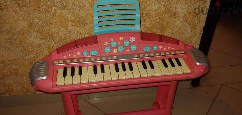 piano excellent condition working very well 1
