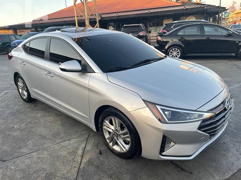 hyundai elantra 30000 miles clean 1