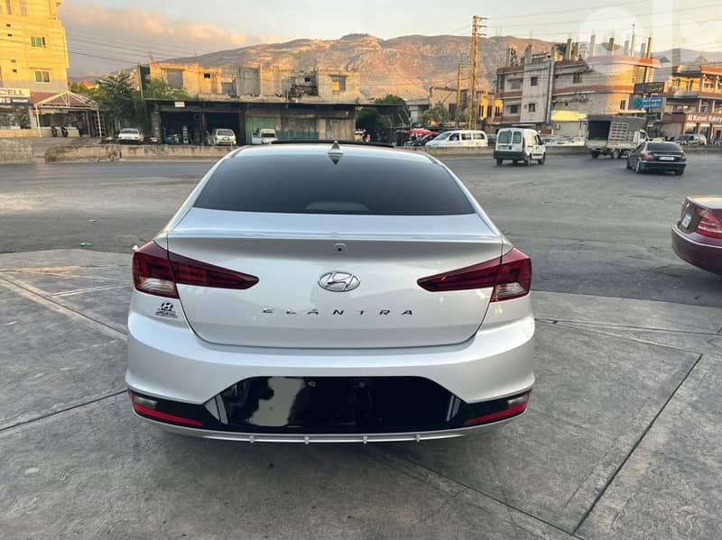 hyundai elantra 30000 miles clean 4