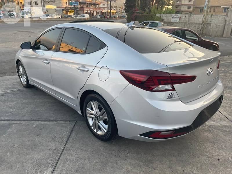 hyundai elantra 30000 miles clean 5