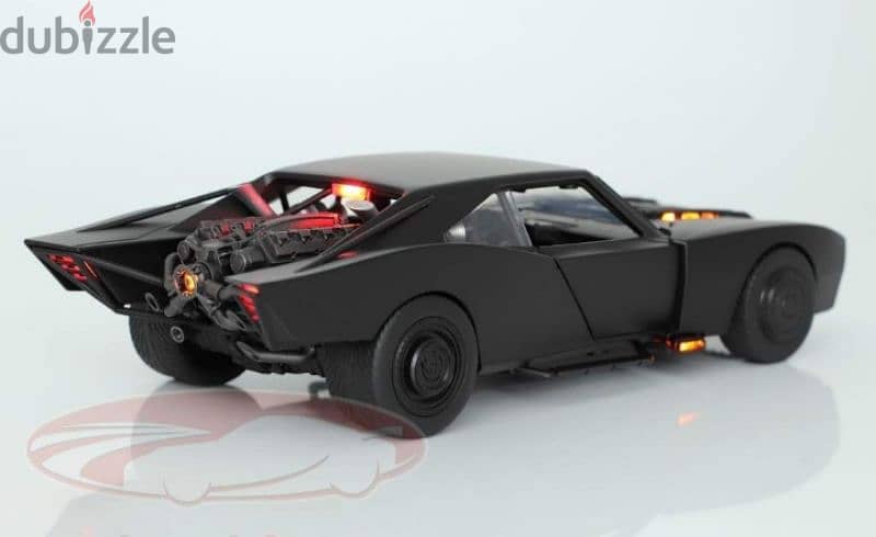 Batmobile with Batman Figure ( Batman 2022) diecast car model 1;18. 7