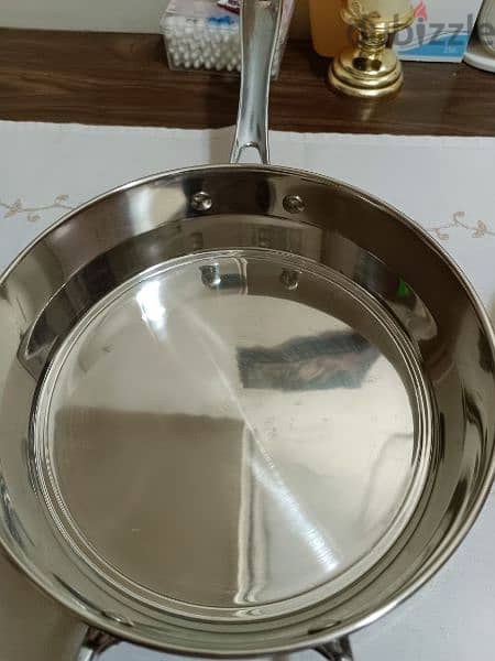 cooking pan. stainless steel 2