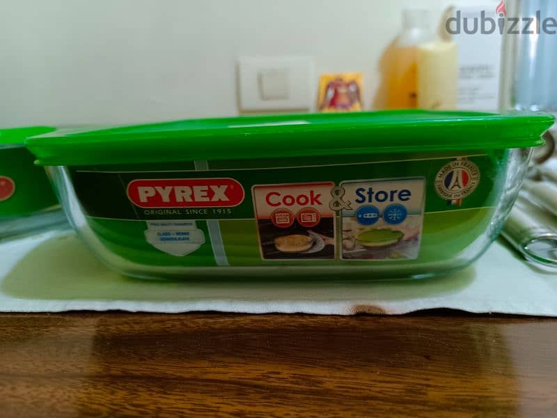 pyrex square dish plus lid 0