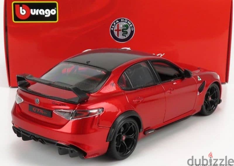 Alfa Romeo Giulia GTAm diecast car model 1;18. 4