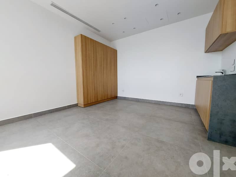 AH23-1608 High-end office in Achrafiyeh is for rent, 24/7 Electricity 5