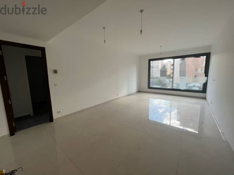 COZY Apartment for sale in sakiet al-janzeer شقة مريحة للبيع في ساقية 4