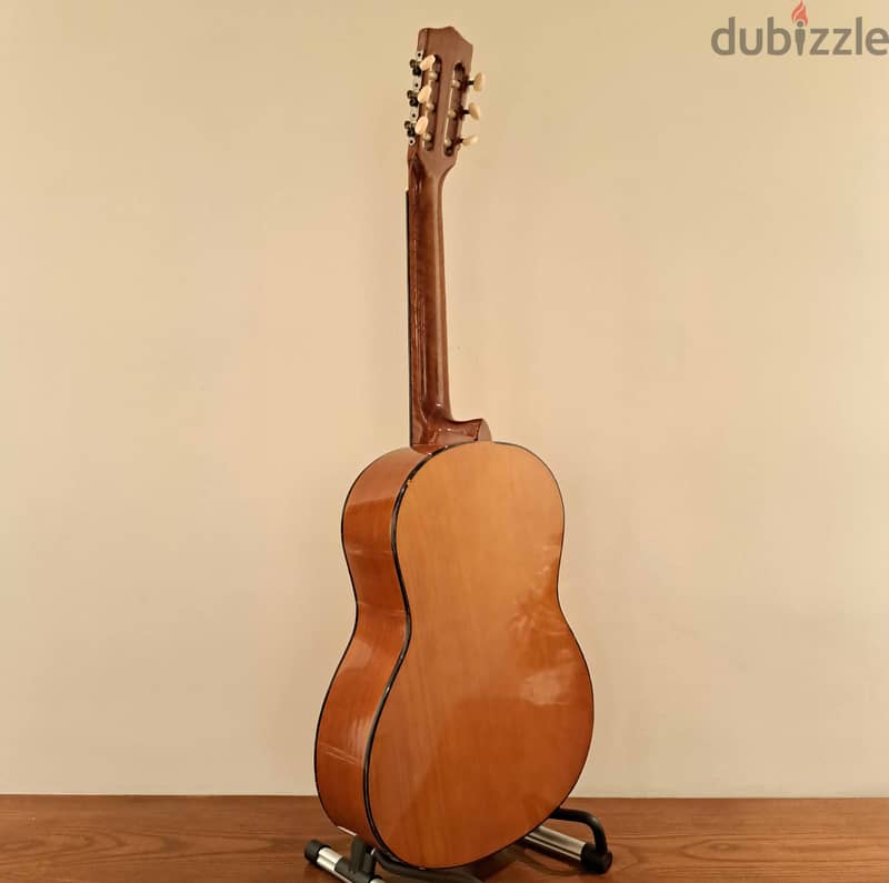 Classical guitar Used like New 5