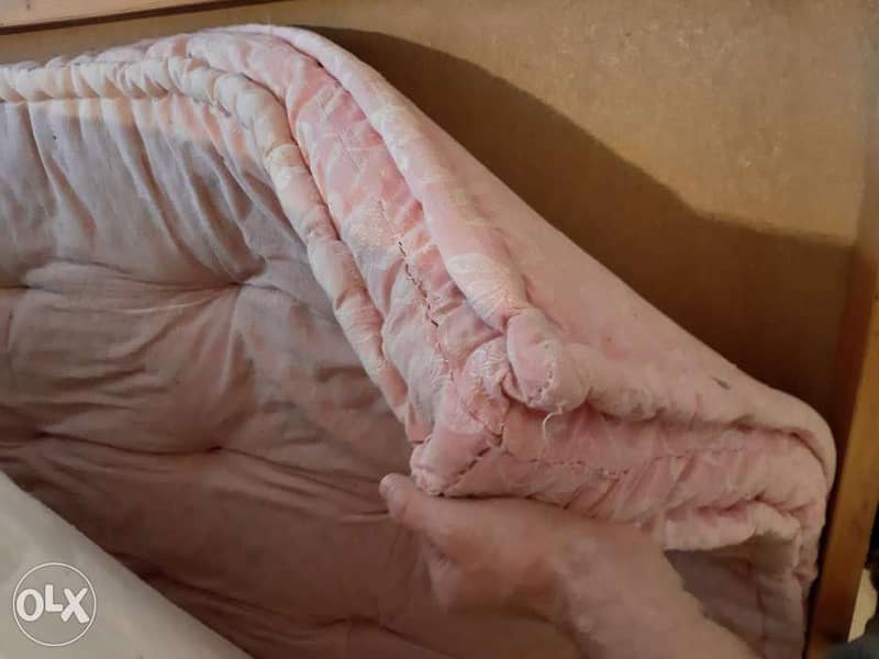 Used Mattresses for sale فرشة مستعملة للبيع 0