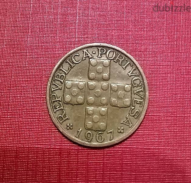 1967 Portugal 20 Centavos Portuguese shield cross 1