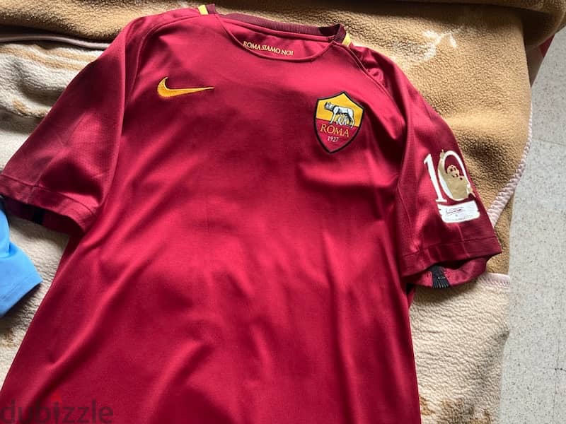 final kit of TOTTI roma with signature jersey 1
