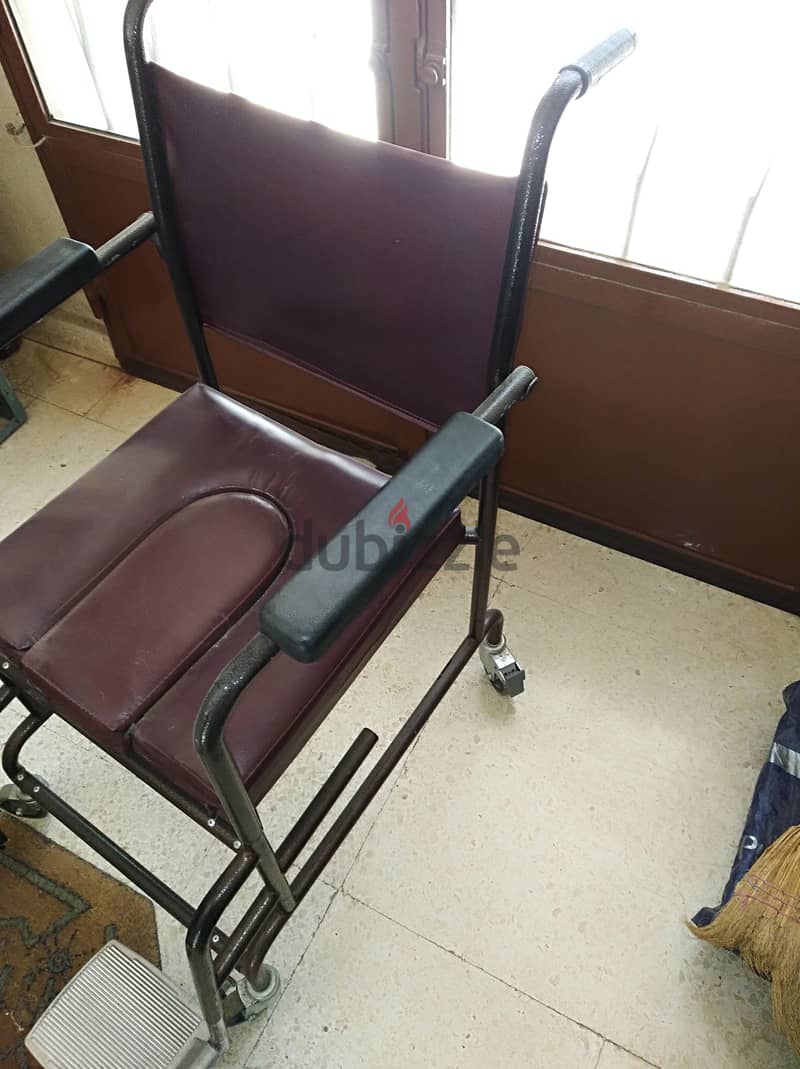 wheelchair toilet medical handicapé كرسي تواليت متحرك للمقعدين 1