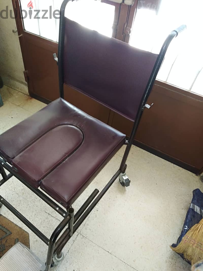 wheelchair toilet medical handicapé كرسي تواليت متحرك للمقعدين 3