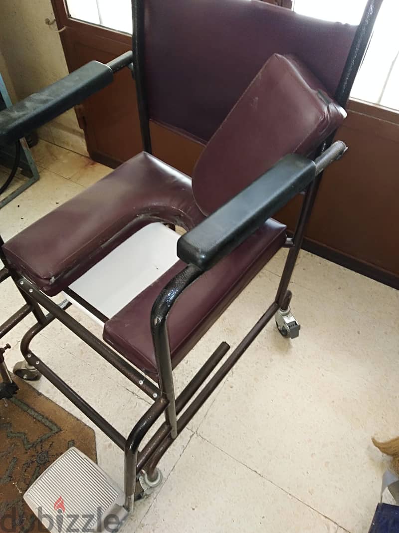 wheelchair toilet medical handicapé كرسي تواليت متحرك للمقعدين 6