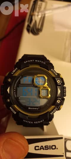 Discovery sports watch 12$