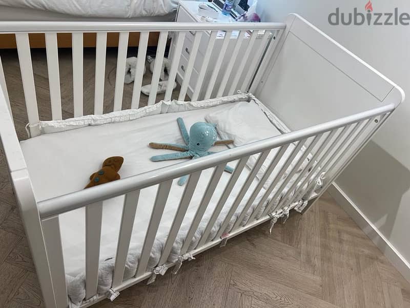 Crib Mothercare 2