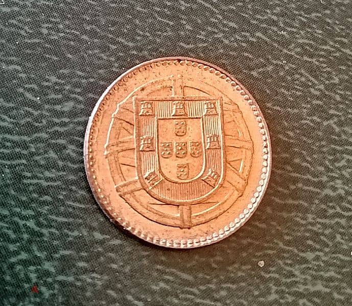 1917 Portugal 1 centavo bronze coin 0