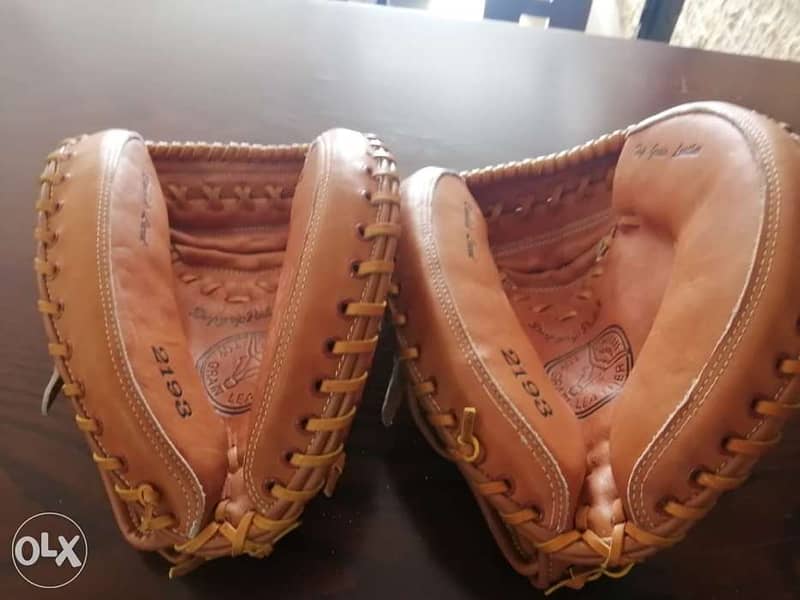 2 leather baseball Gloves/Mitt never used 2