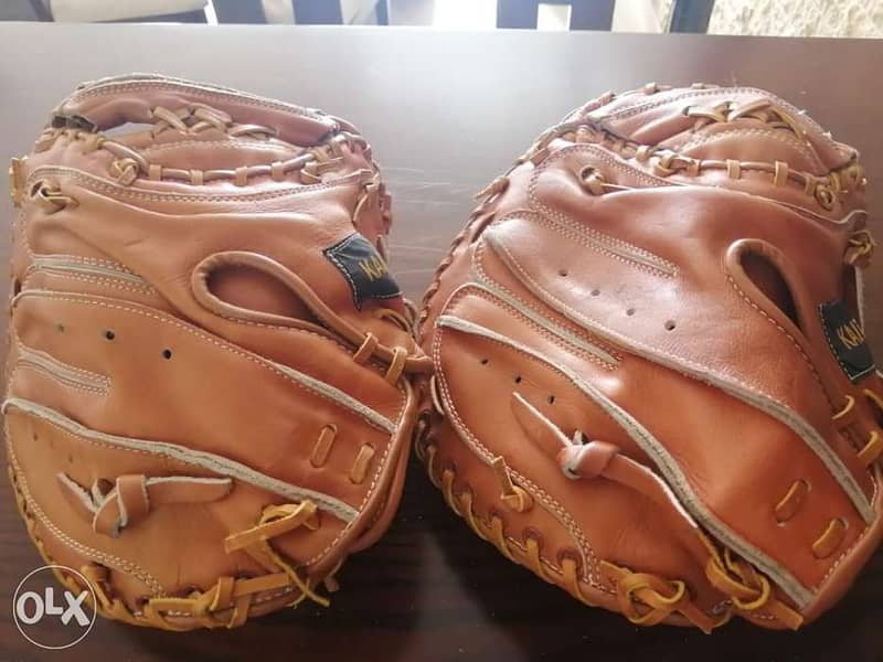2 leather baseball Gloves/Mitt never used 3