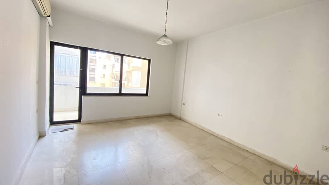 Apartment For Rent in Hamra شقة للإيجار في  في حمرا 4