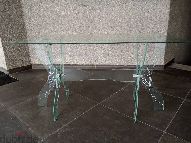 Hand graved glass table special price 60$ 1