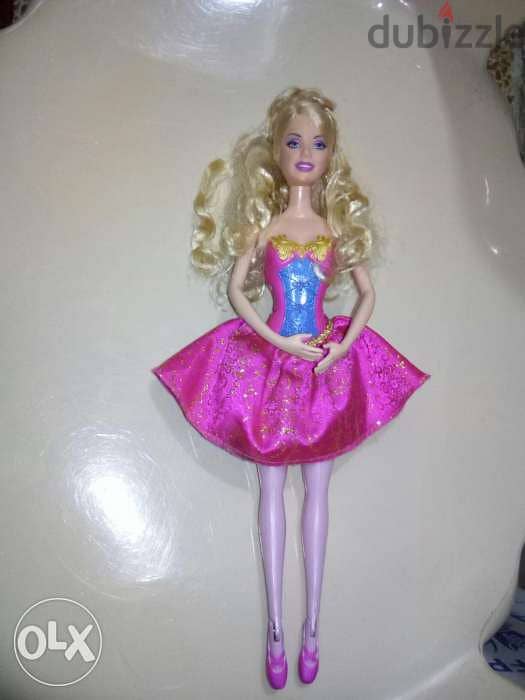 TWINKLE TOES BALLET Barbie doll has waist buttons makes her parts move 0