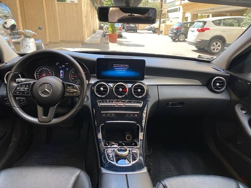 Mercedes Benz c180 2019 TGF source and maintenance 1 owner 6