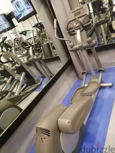 like new ellypticall life fitness made in USA 81701084