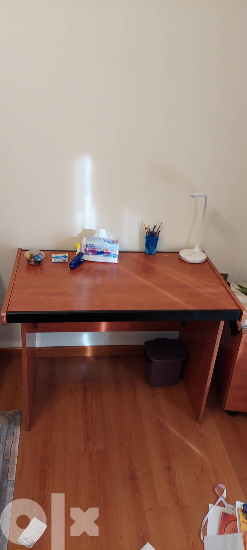 Study desk with chest of drawers مكتب للدراسة مع خزانة جوارير 2