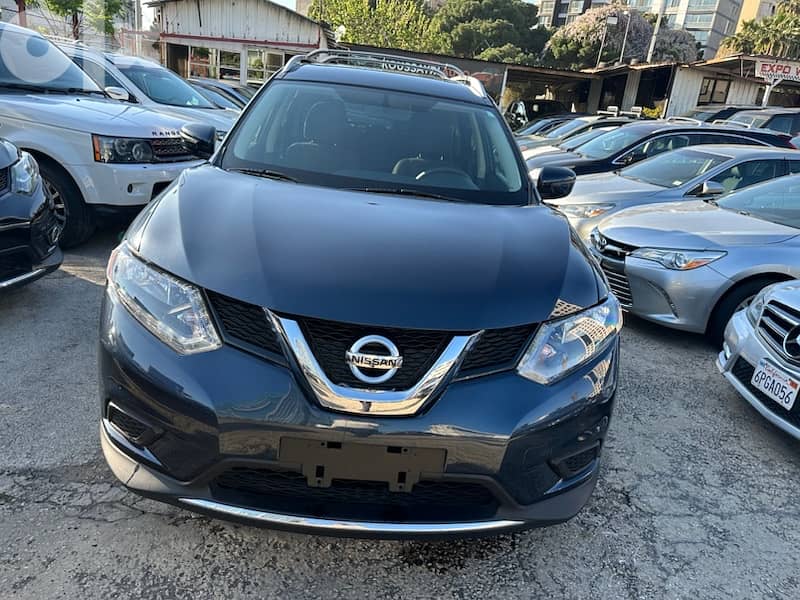 Nissan Rouge 2016  California like new very clean 1