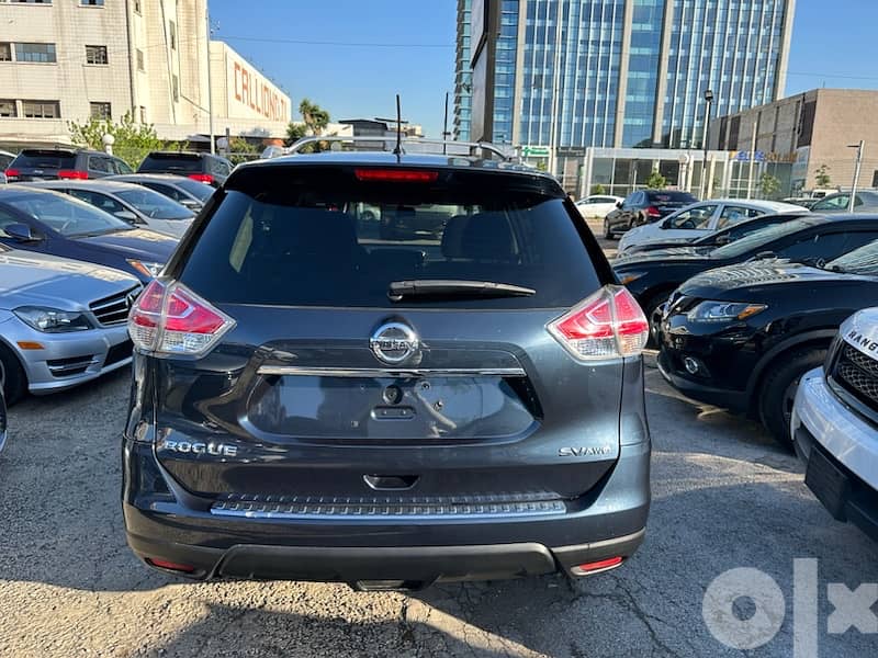 Nissan Rouge 2016  California like new very clean 3
