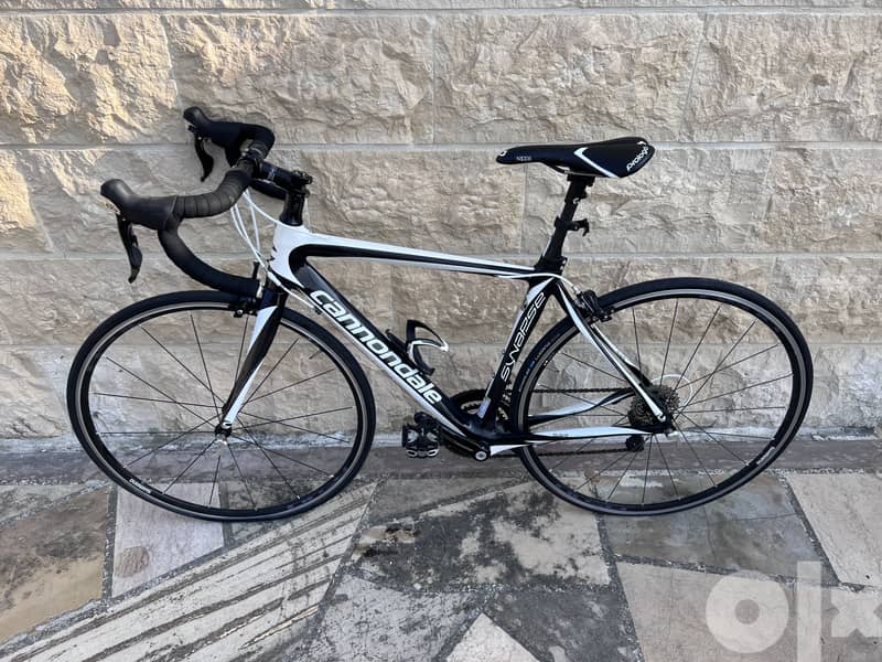 Cannondale Synapse Carbon Road Bike in excellent condition 10