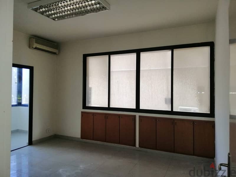 Office for sale in Sin El Fil مكتب للبيع في سن الفيل 4